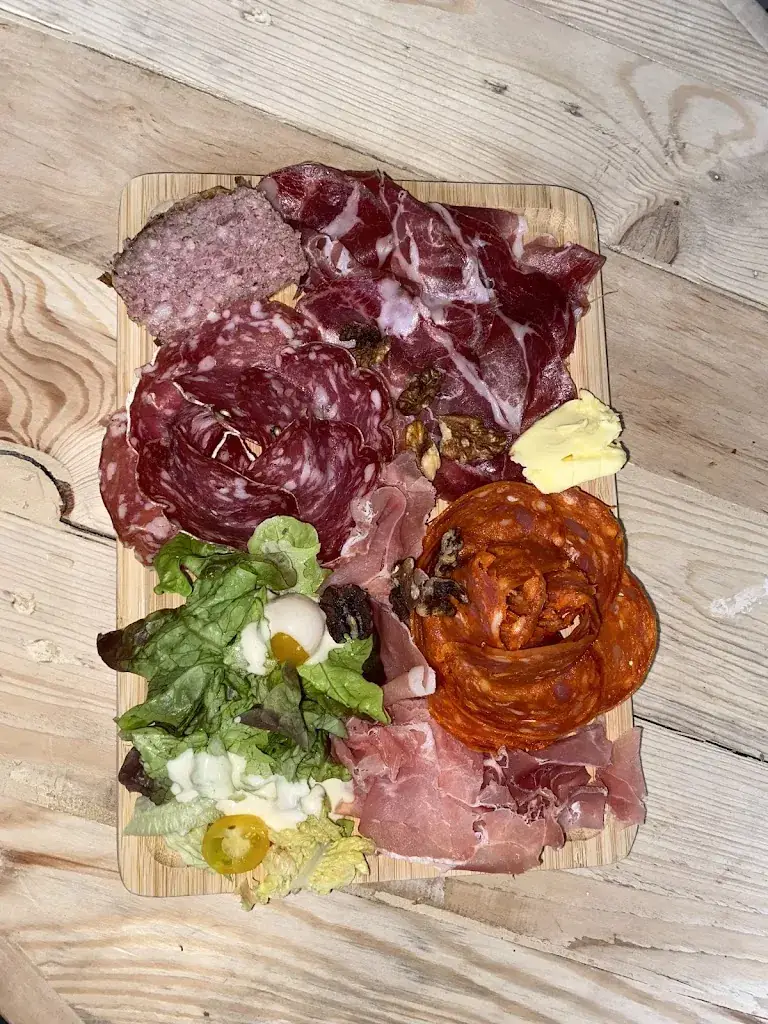 William W_La Grange_Alluets-le-Roi_review