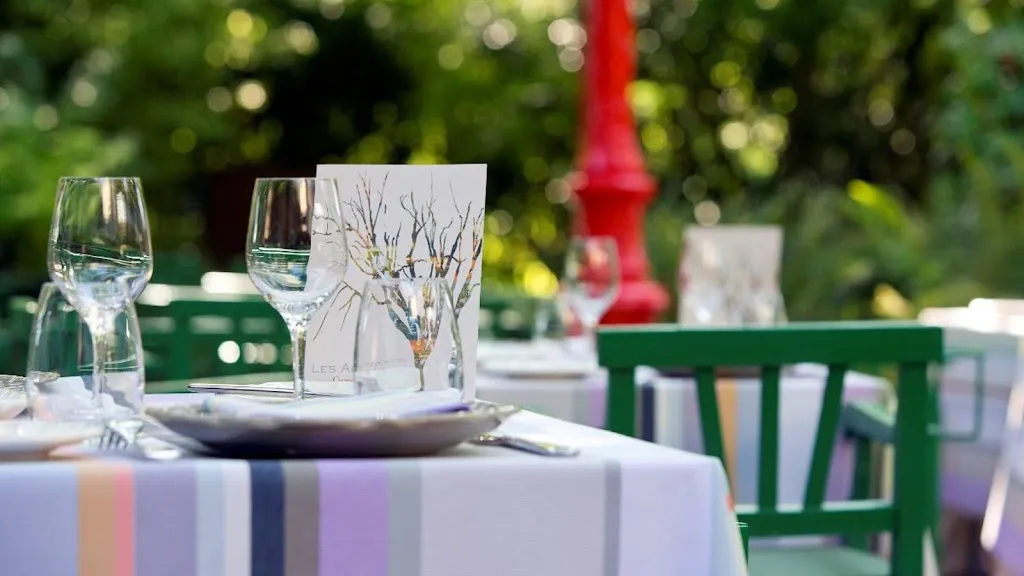 Cazaudehore Hôtel - Restaurant - Terrasse_Saint-Germain-en-Laye_slider_image_1