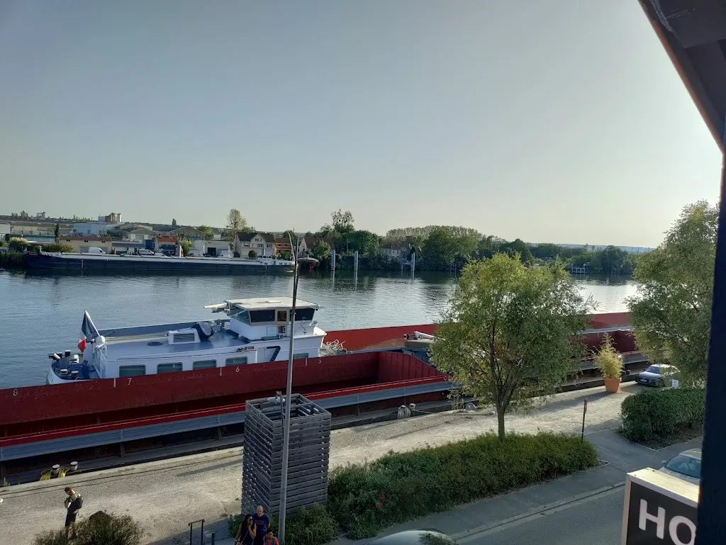 Shannon Luce_O BARCAIOLO_Conflans-Sainte-Honorine_review