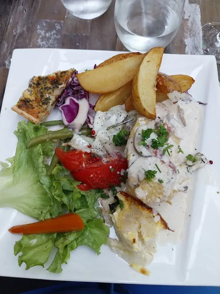 Resto Bistro Le Neuf_Aulnay_slider_image_2