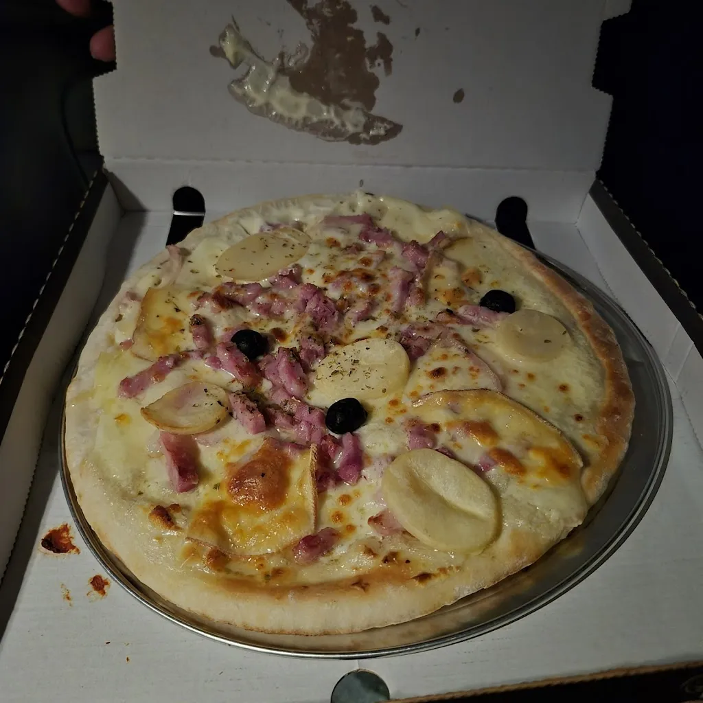 Pizza & Trattoria by LORENZO_Bernes-sur-Oise_slider_image_3