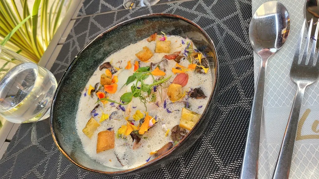 배상윤_LuCy_Auvers-sur-Oise_recensione