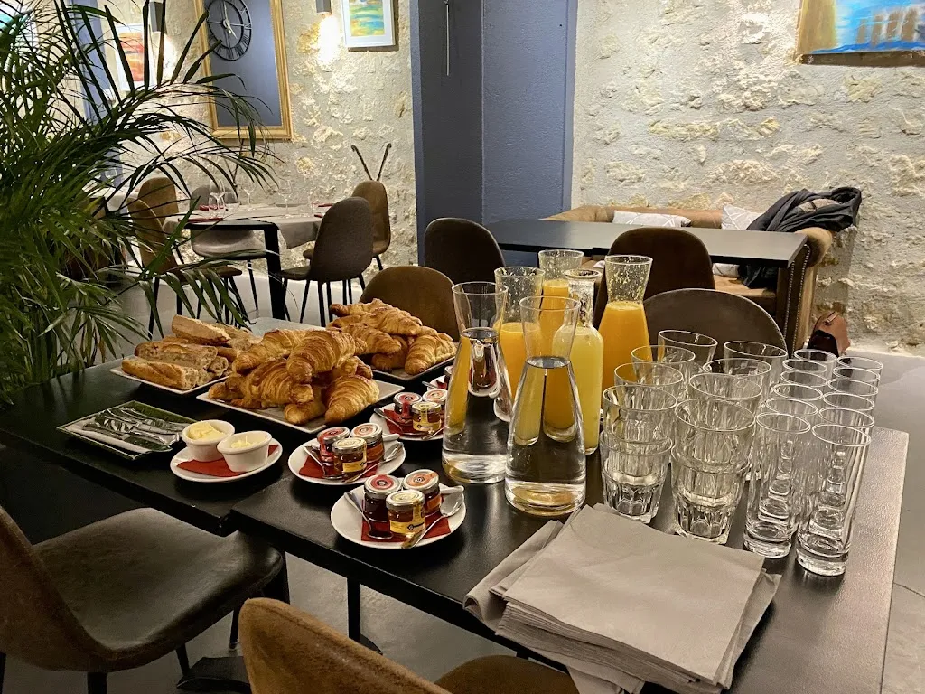 Sous le Porche_Auvers-sur-Oise_slider_image_1