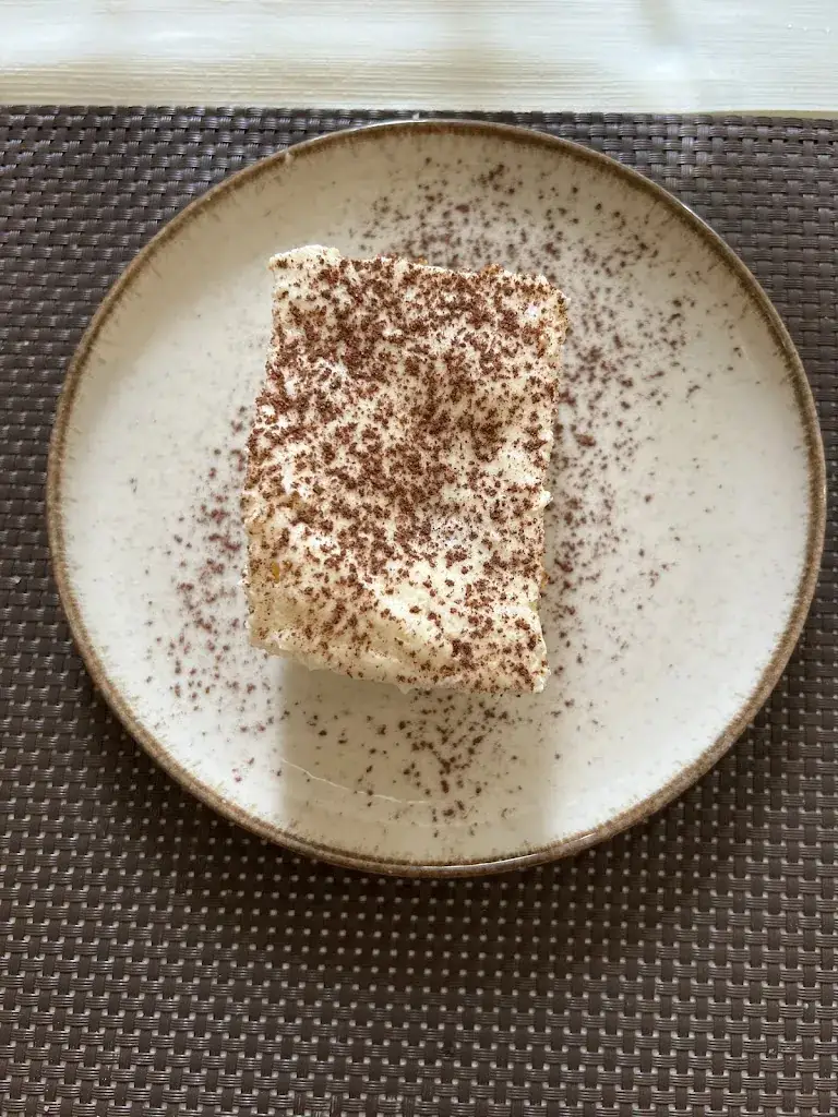 Lydie BC_À La Halte de Chaponval_Auvers-sur-Oise_reseña