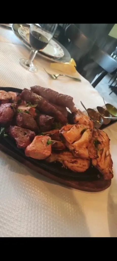 Waseem Chaudhary_Le Handi_Auvers-sur-Oise_review