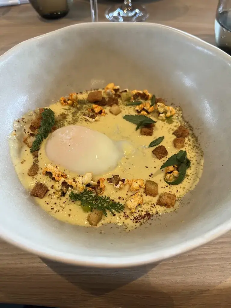 Desy Durchev (Margarita)_Brasserie Le 205_Dolomieu_review