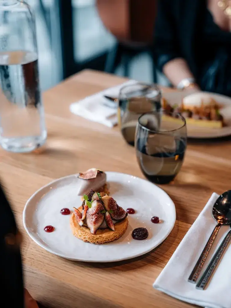 Brasserie Le 205_Dolomieu_slider_image_3