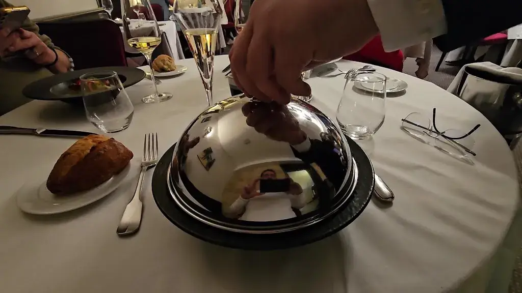 Le Maupertu_Pontoise_slider_image_2