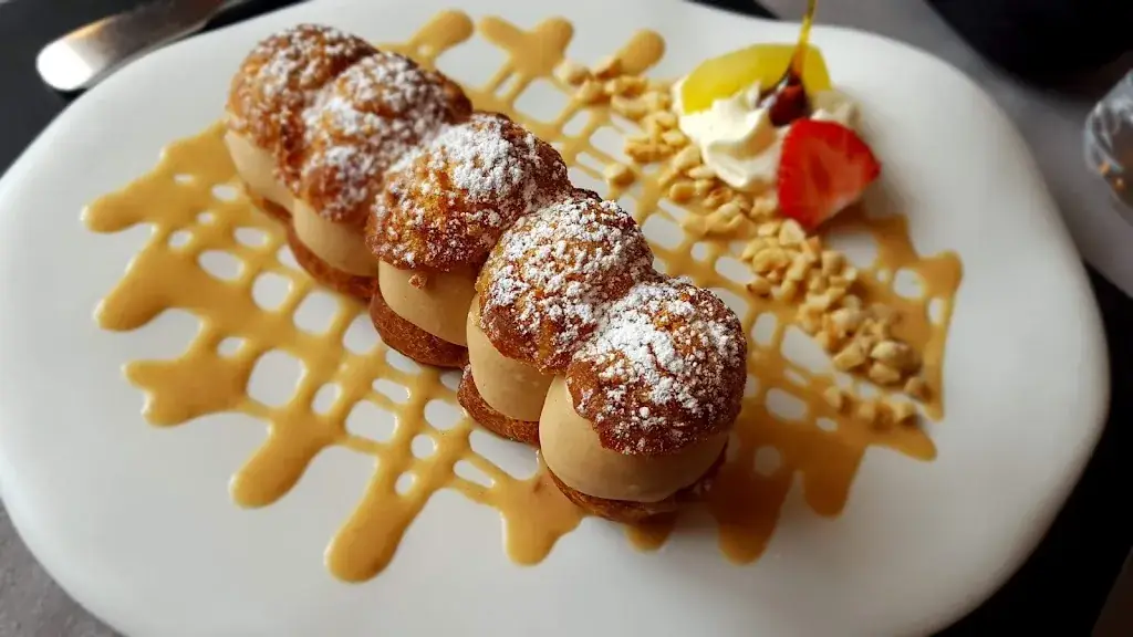 Le Maupertu_Pontoise_slider_image_3