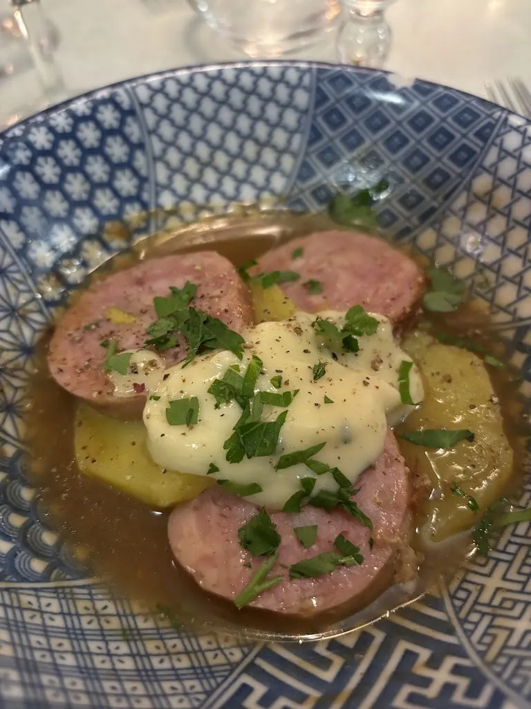 Jlme Mtn_Le Cafe Des Filles_Valmondois_review