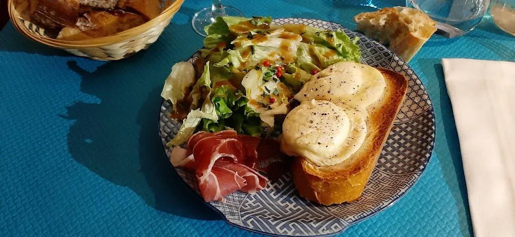 Le Cafe Des Filles_Valmondois_slider_image_2