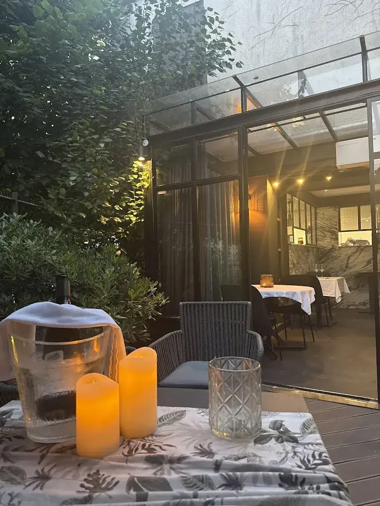 Enrique Xavi_Les Vignes Rouges - Restaurant_Hérouville-en-Vexin_review