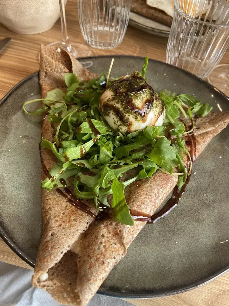 helene François_Le Pinceau et la Crêpe_Auvers-sur-Oise_review