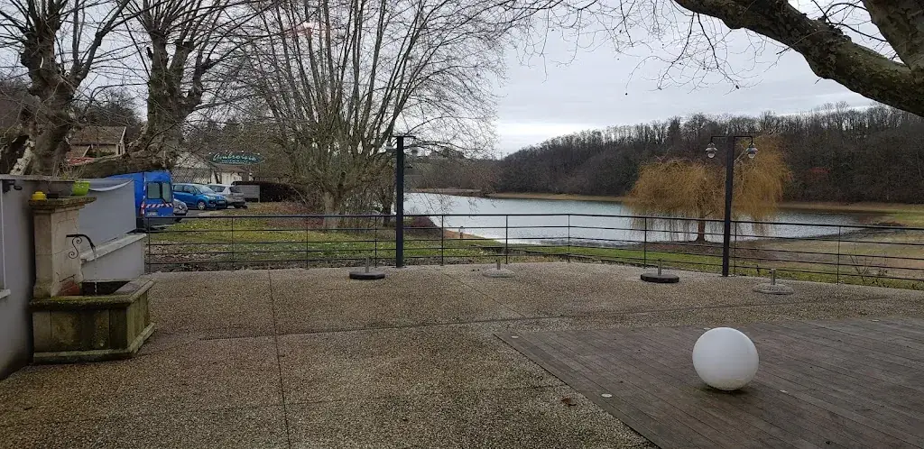 Stefano Aldegheri_Les Terrasses du Lac_Saint-Didier-de-la-Tour_review