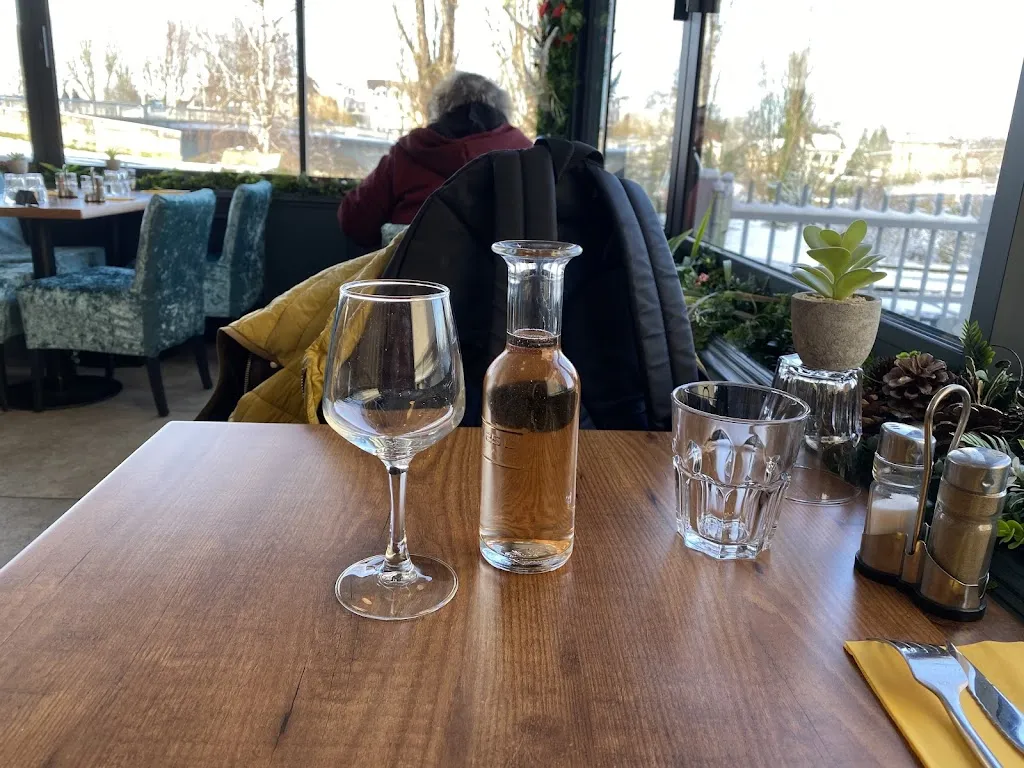 Tanu Ccio_Le Lutetia_Beaumont-sur-Oise_review