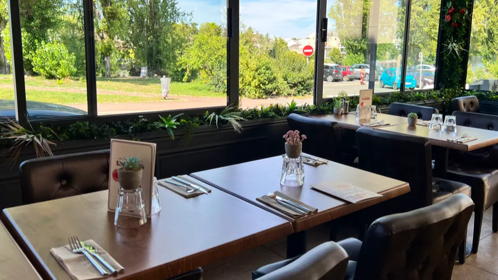 Le Lutetia_Beaumont-sur-Oise_slider_image_1