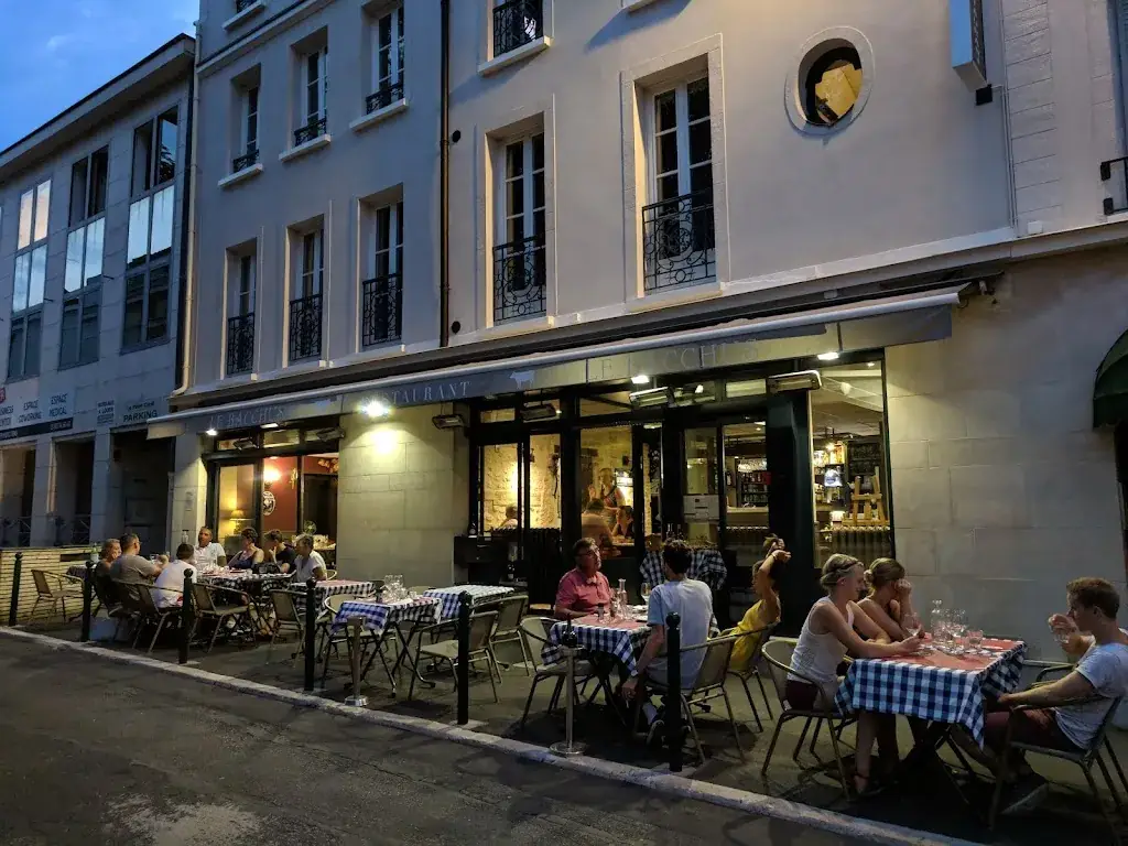 Le Bacchus_Fontainebleau_slider_image_3