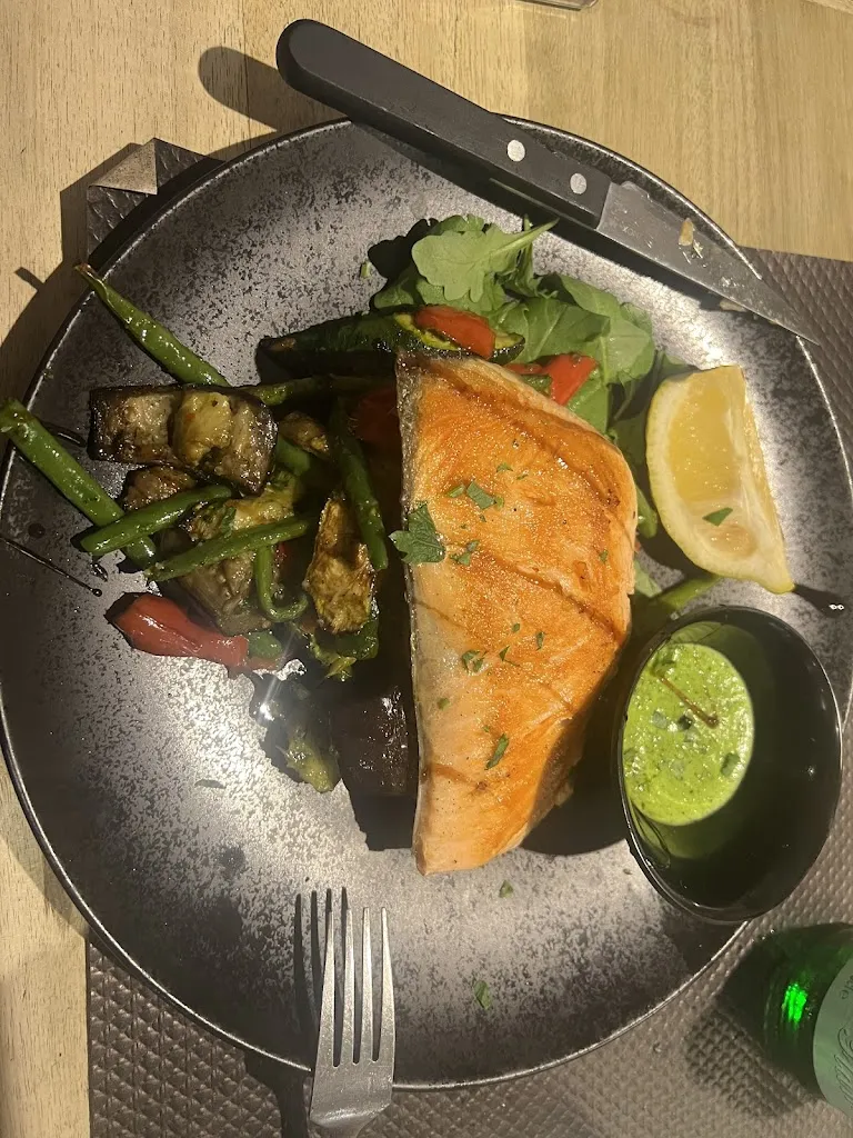 Abdullah A_Il Primo Bacio_Fontainebleau_review