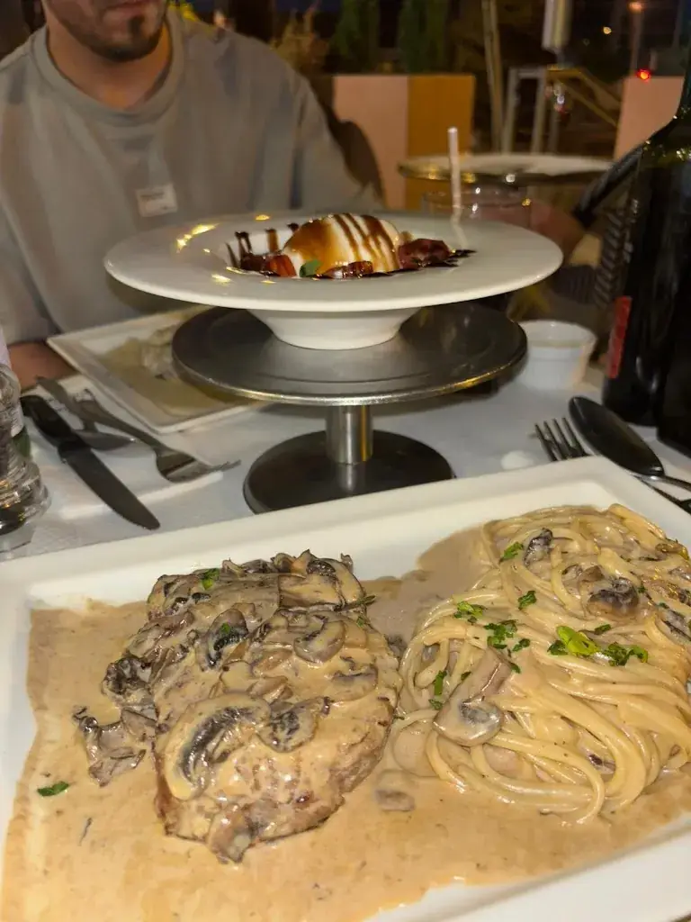 IONUT - IULIAN UNGUREANU_Italian Kitchen_Bagnolet_review