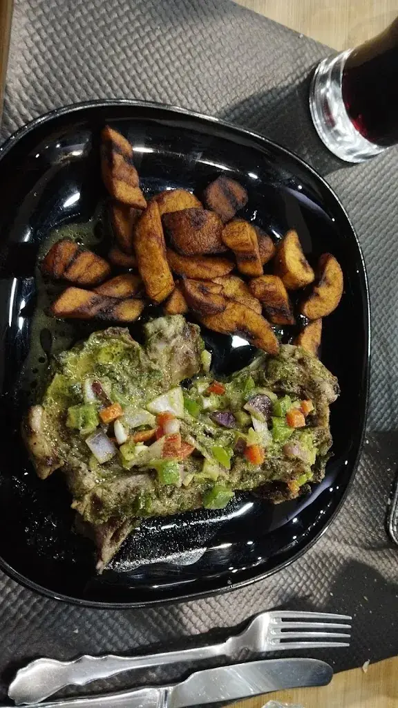 Anna Badiane_Voyage du Palais_Bagnolet_reseña