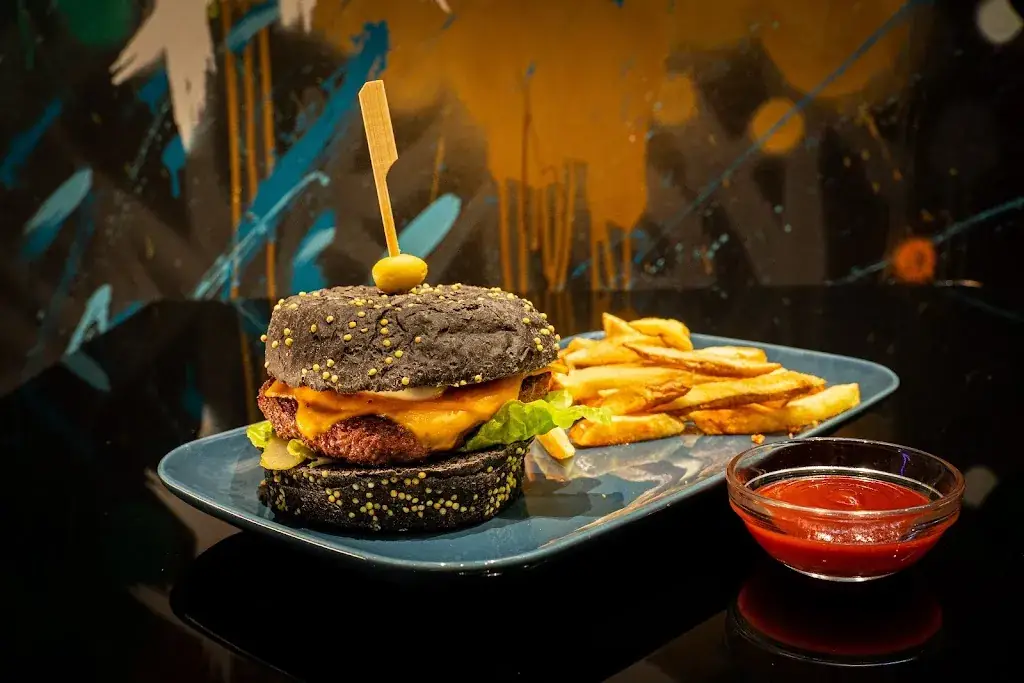 Le Dynastie restaurant in Bagnolet