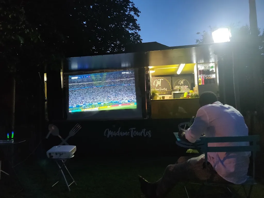 Seby Brown_Restaurant Madame Tourtes_Bagnolet_review