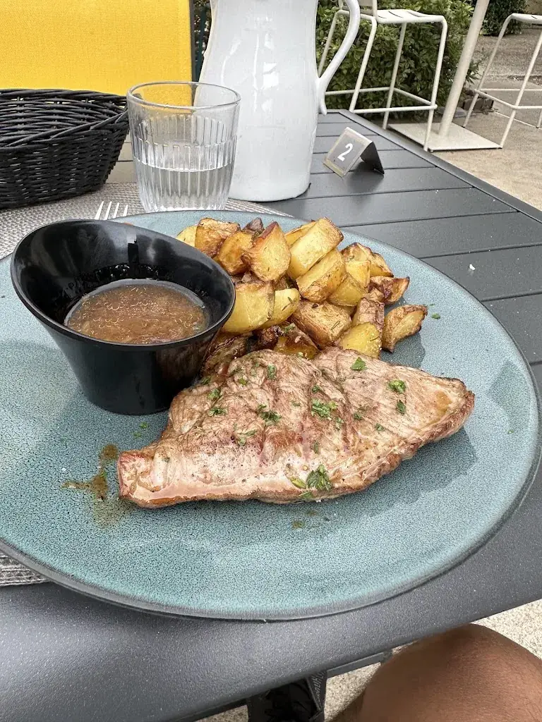 Le Sequoia restaurant in Bagneux