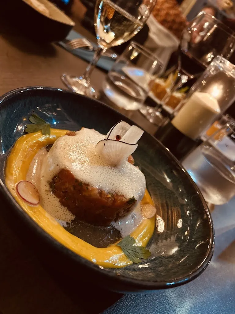 Matteo Carzaniga ARCHITECTURE_Bacchus & Apollon - Le Mazel -_Die_review