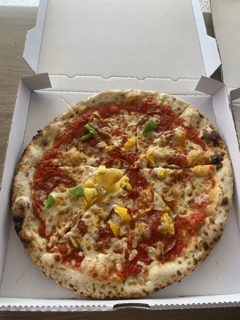 Menü_Pizza DesLys78 - Au Feu de Bois_Beynes_Bild_4