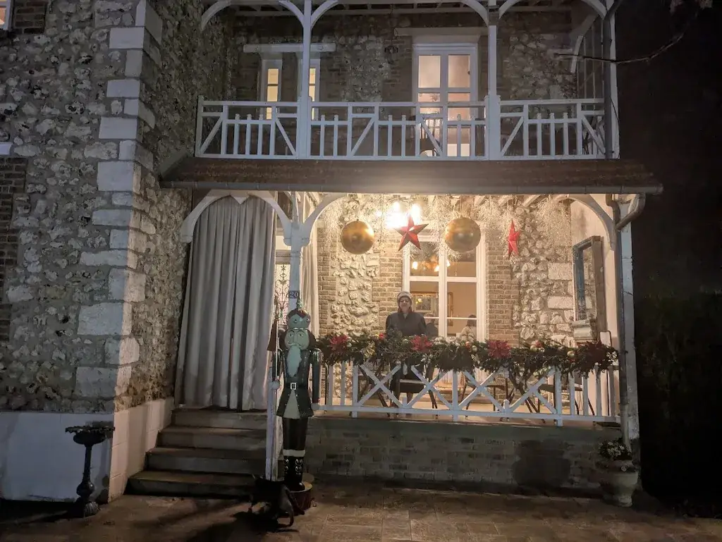 Helene Lens_Le 20 du Domaine_Rolleboise_review