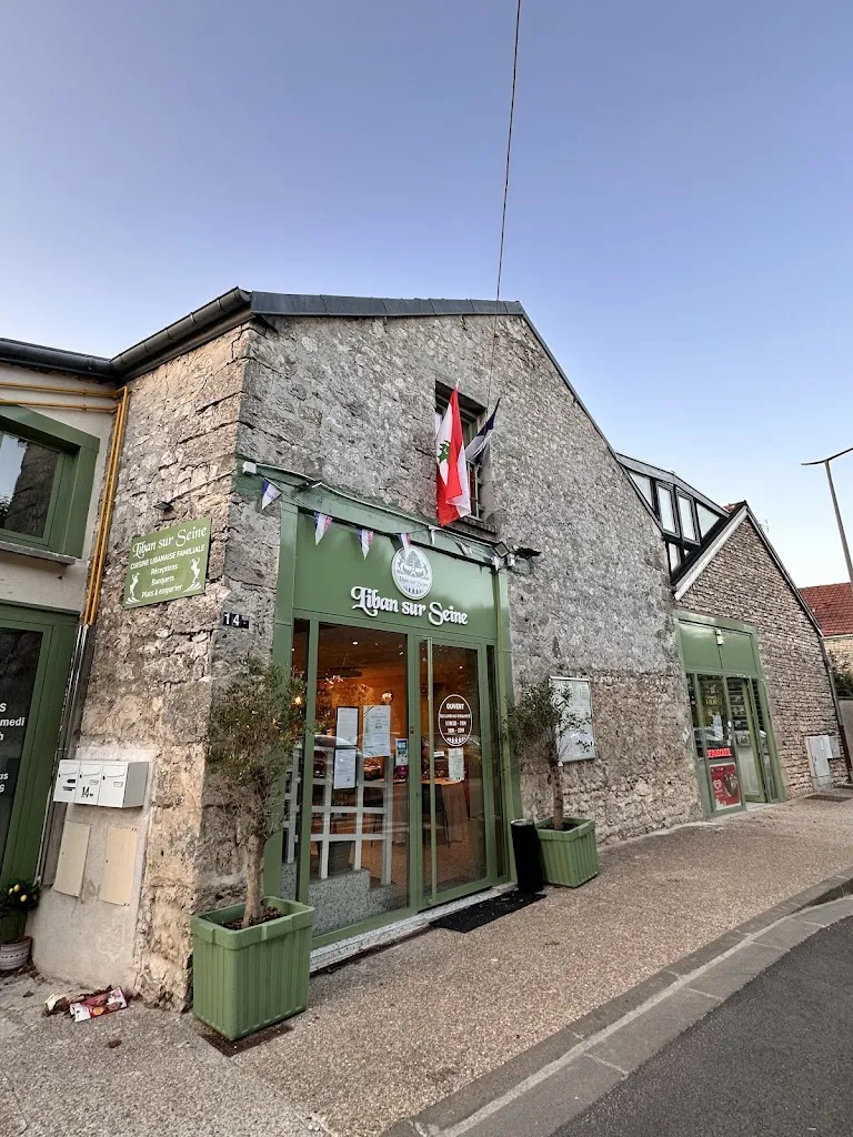 Marie DUGAST_Liban sur Seine_Bennecourt_review