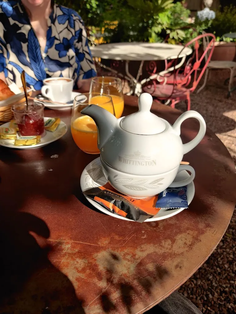 Owen Gwynne_Au Coin du Pain'tre_Giverny_review