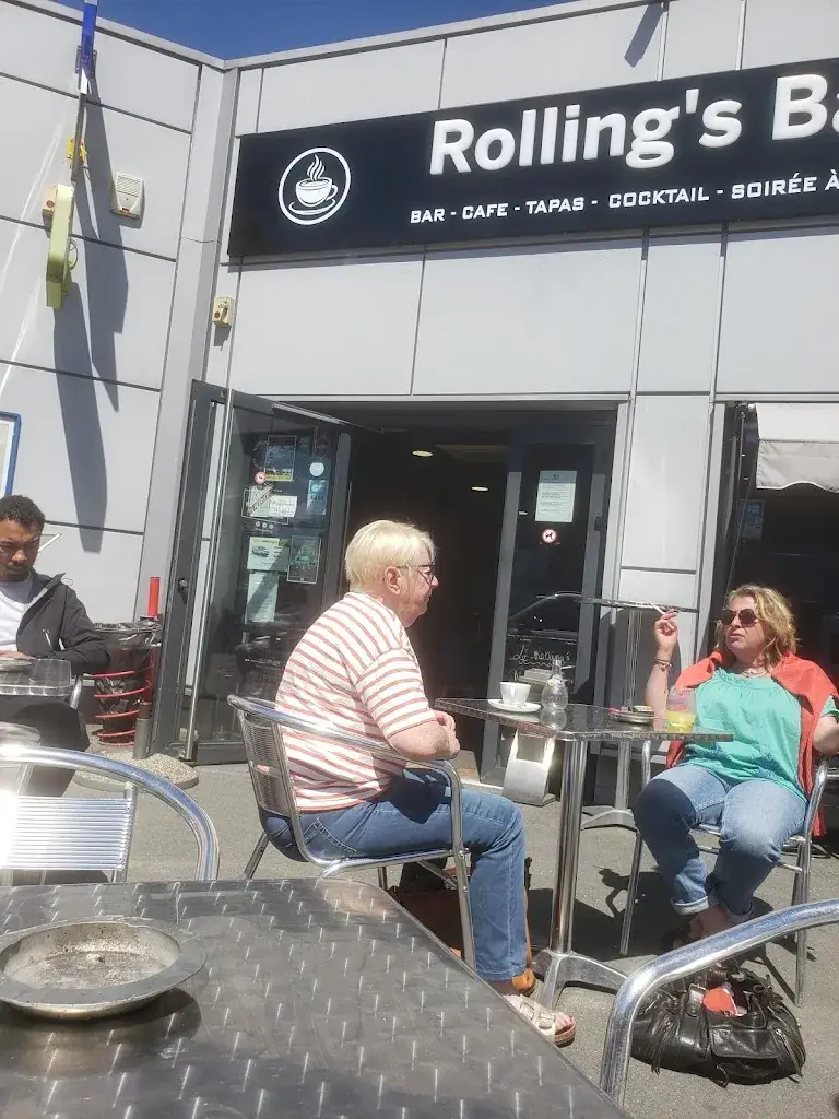 Abdoulaye Sall_Rollings bar brasserie_Freneuse_review