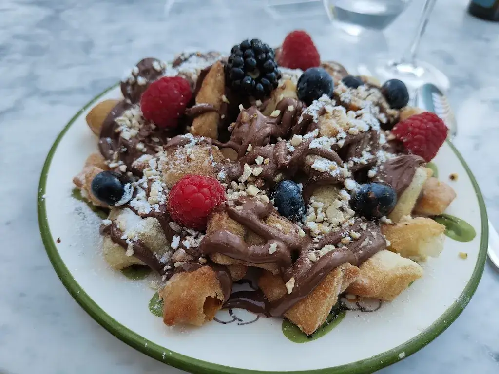 Baciami_Bois-Colombes_slider_image_2