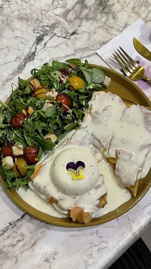 Selene.J_ZemZem_Bois-Colombes_review