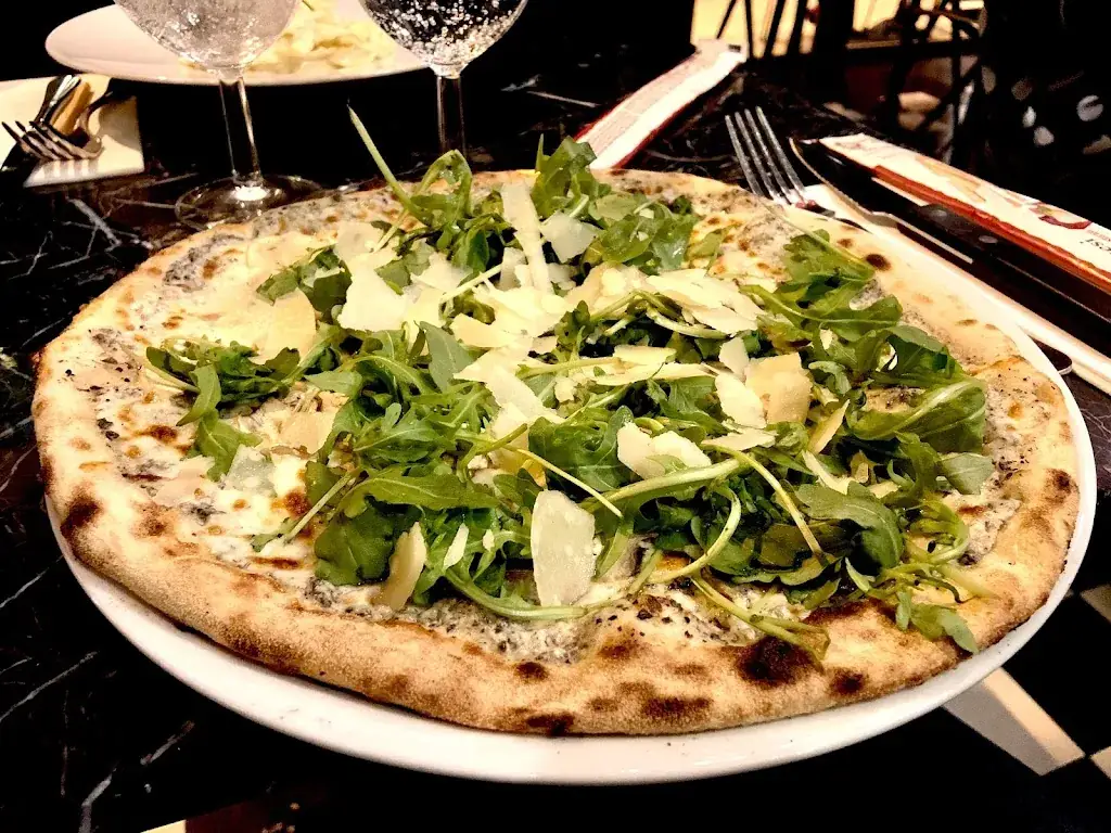 Moade Khan_Rizzo_Bois-Colombes_review