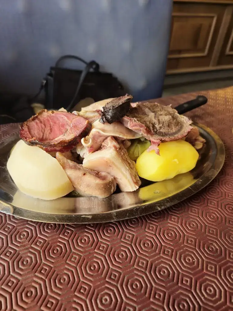 Pedra Bela_Boissy-sous-Saint-Yon_slider_image_3