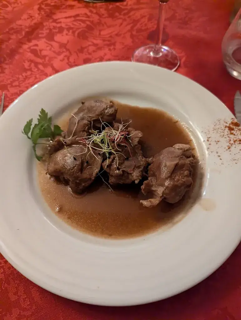 Hillary Guzik-Jung_Le Chalet_Chartrettes_review