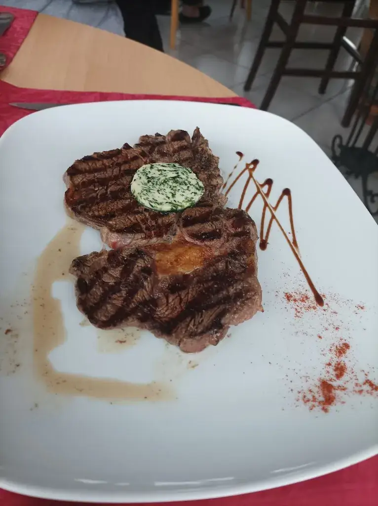 Le Chalet_Chartrettes_slider_image_3