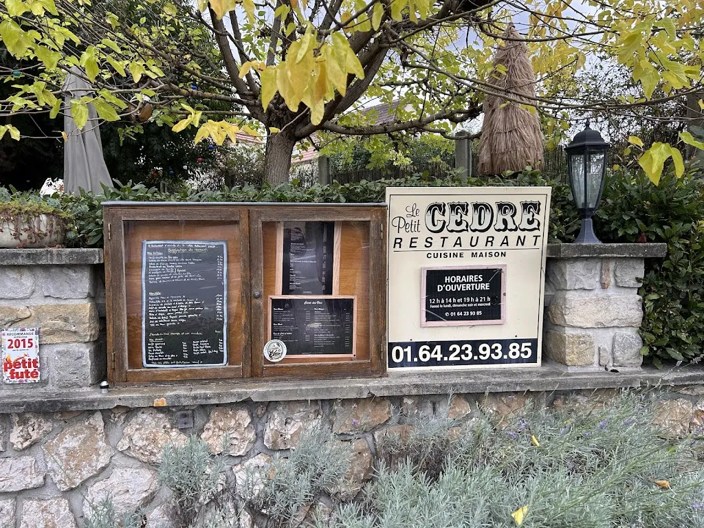 olivier behar_Le Petit Cèdre_Vulaines-sur-Seine_reseña