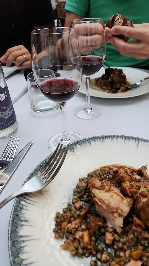 nick watkins_Entre les Deux_Mennecy_review