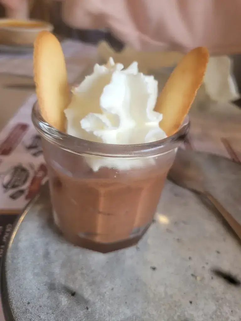 Jeanette Ariano_La Chaumière_Mouroux_review