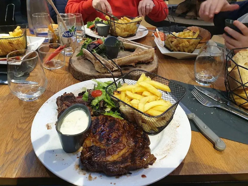 Dave_L'Uzine_Coulommiers_review