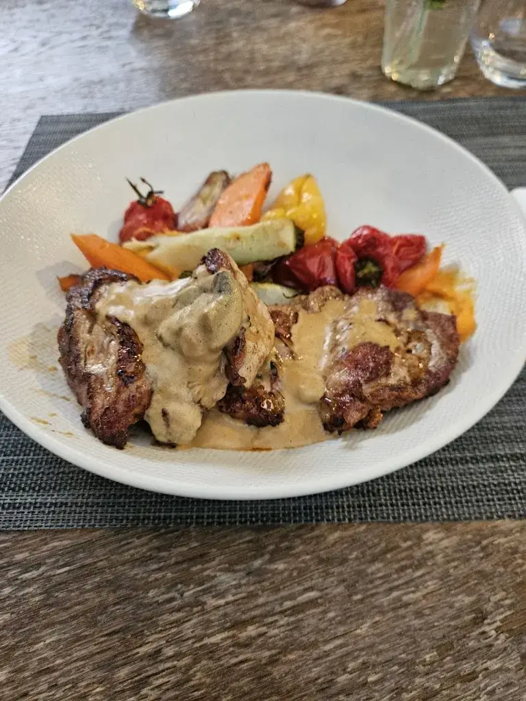 Aire Des Vérités Montluçon / St Victor_Saint-Victor_slider_image_2