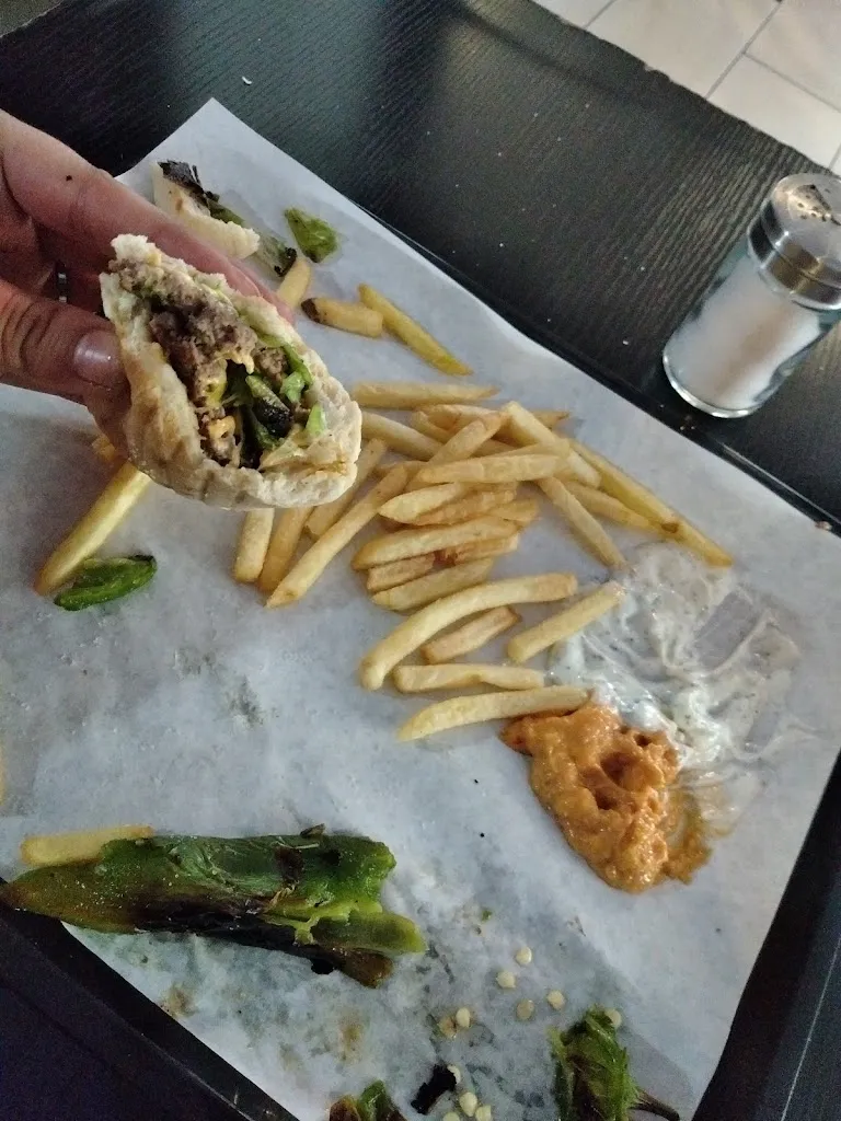 Hind Idir_Restaurant bulut dede_Boissy-Saint-Léger_recensione