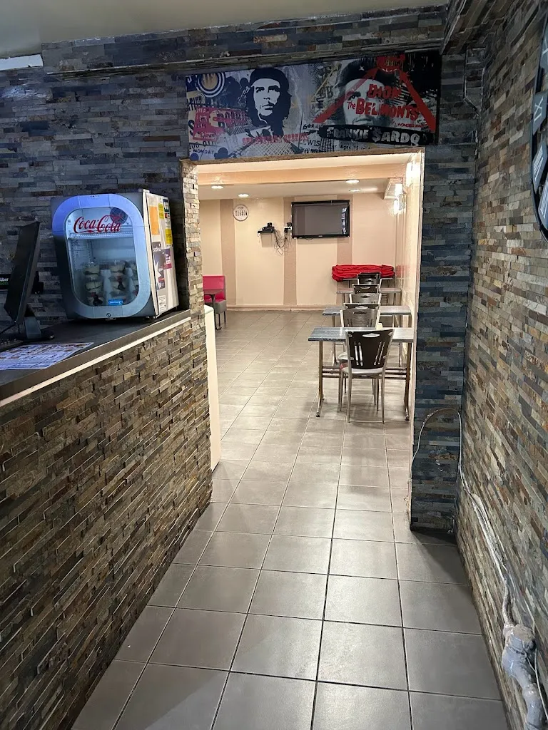 Le délice pizza restaurant in Bondoufle