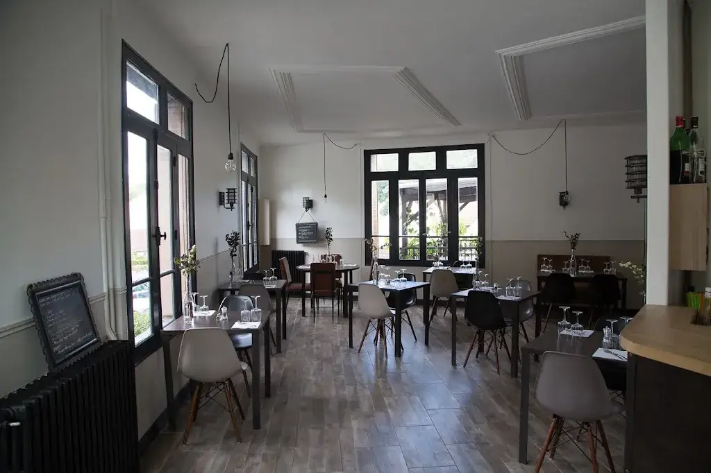 Le P'tit Coing restaurant in Bièvres