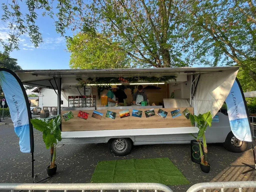 LA RÉUNION LÉ LÀ restaurant in Bièvres