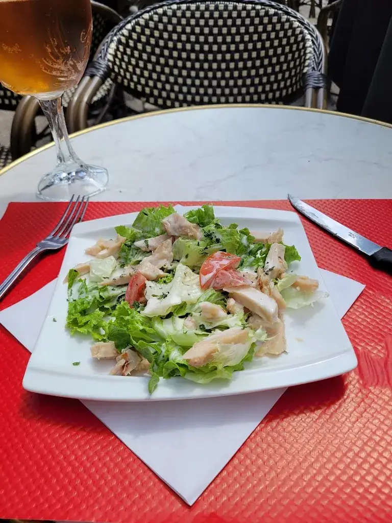 Valérie Alsat_Tabac de la mairie_Bièvres_review