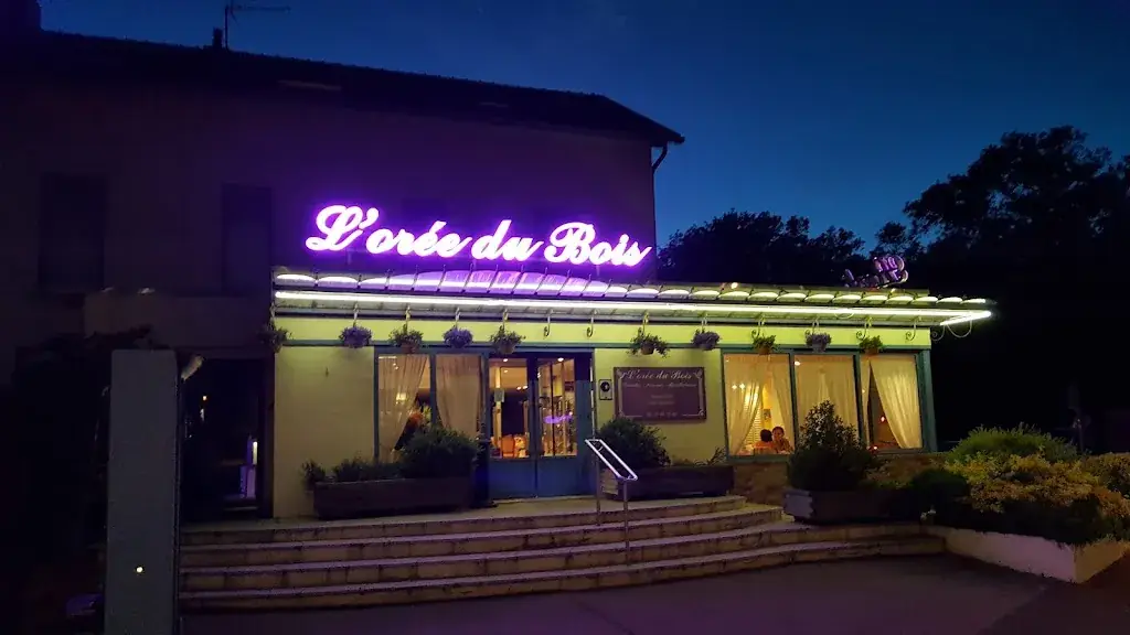 L'Orée du Bois. restaurant in Vélizy-Villacoublay